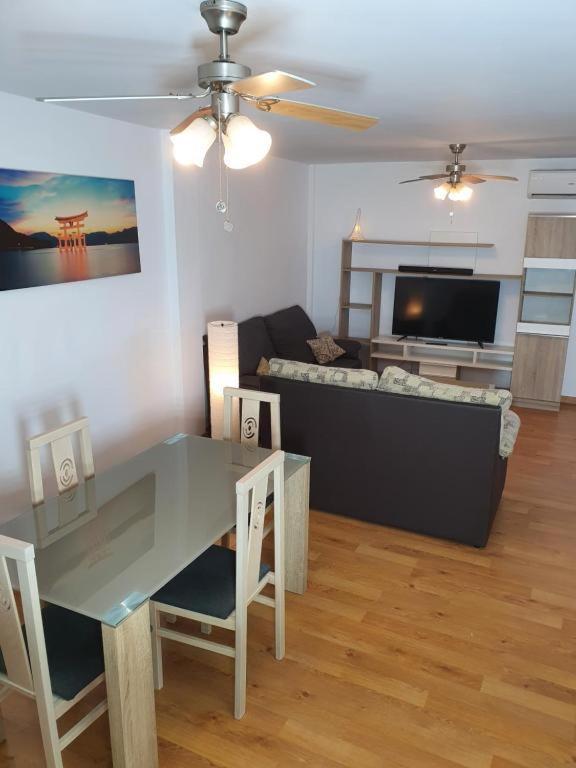 Appartamento 3f, Aire Acondic, 80m2, 2 Dormitorios, 4 Huespedes, Wifi Gratis *